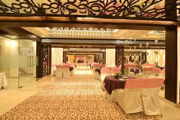 هتل Surestay Plus By Best Western Amritsar