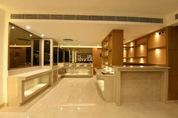 هتل Surestay Plus By Best Western Amritsar