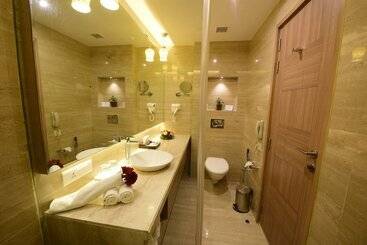 هتل Surestay Plus By Best Western Amritsar