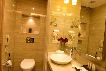 هتل Surestay Plus By Best Western Amritsar