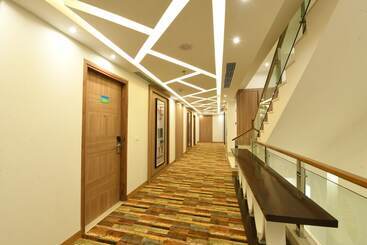 هتل Surestay Plus By Best Western Amritsar