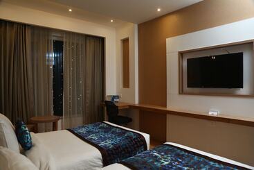 هتل Surestay Plus By Best Western Amritsar