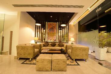 هتل Surestay Plus By Best Western Amritsar