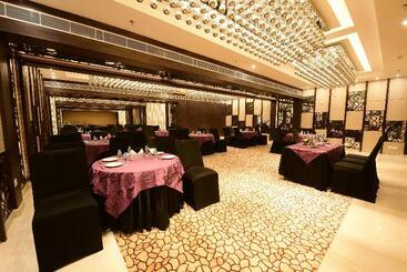 هتل Surestay Plus By Best Western Amritsar