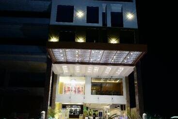 هتل Surestay Plus By Best Western Amritsar