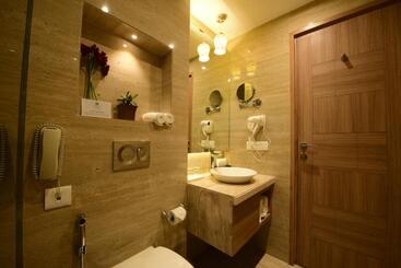 هتل Surestay Plus By Best Western Amritsar