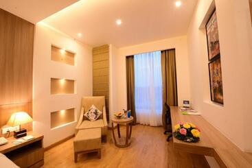 هتل Surestay Plus By Best Western Amritsar