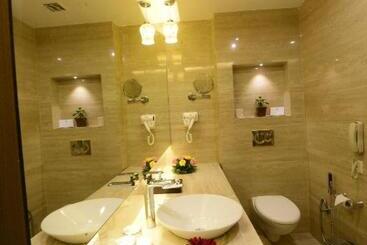 هتل Surestay Plus By Best Western Amritsar