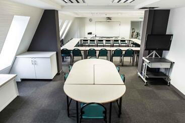 هاستل Centre International De Séjour