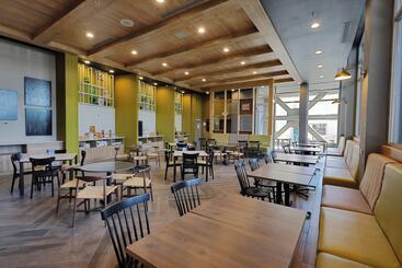 هتل Fairfield Inn & Suites By Marriott Mexicali