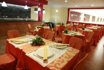 هتل Hostal El Poligono