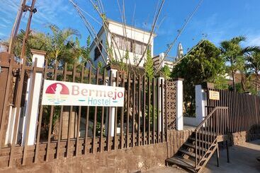 تختخواب و صبحانه Bermejo Hostel