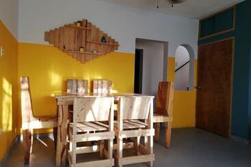 تختخواب و صبحانه Bermejo Hostel