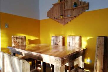 تختخواب و صبحانه Bermejo Hostel