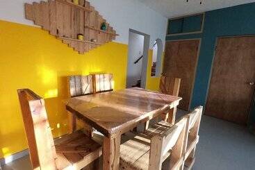 تختخواب و صبحانه Bermejo Hostel