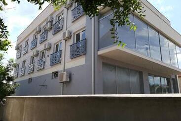 Boulevard Apartments