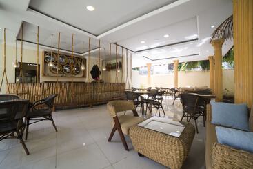 هتل Antonio Garden