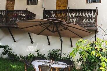 هتل Antonio Garden