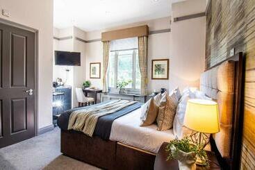هتل Eton House