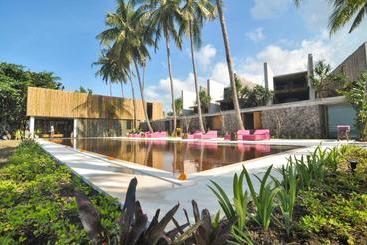 استراحتگاه The Tiing Tejakula Villas