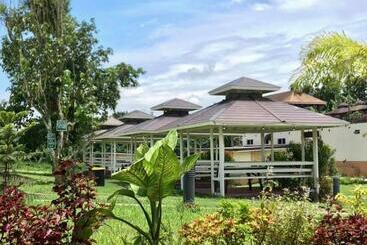 تختخواب و صبحانه A&a Garden Suites