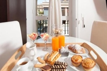 تختخواب و صبحانه Fourseasons