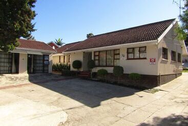 Yolonwabo Bed And Breakfast