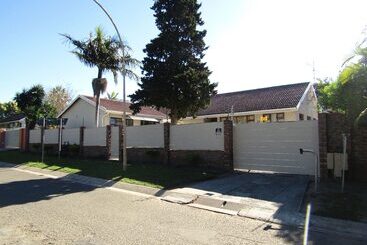 Yolonwabo Bed And Breakfast