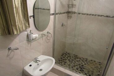 Yolonwabo Bed And Breakfast