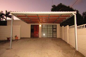 Yolonwabo Bed And Breakfast