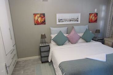 Yolonwabo Bed And Breakfast