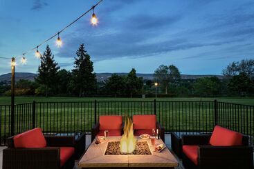 هتل Hilton Garden Inn Wenatchee