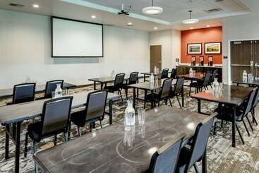 هتل Hilton Garden Inn Wenatchee