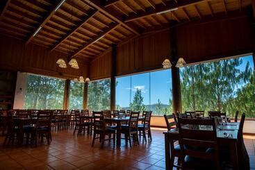 هتل Molinillos Mountain Resort