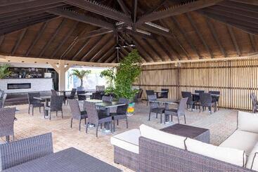 هتل Port De Plaisance Resort, Trademark Collection By Wyndham