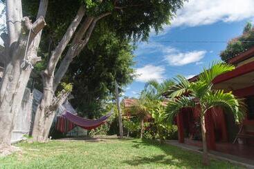 هاستل Zoola Resort San Pedro La Laguna
