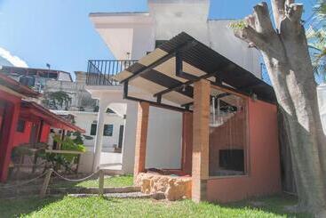 هاستل Zoola Resort San Pedro La Laguna