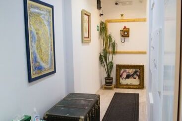پانسیون Lanzies Guesthouse
