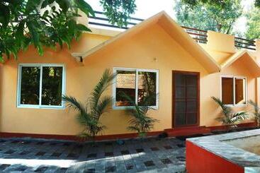 هاستل Back Packers Cochin Villa