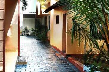 هاستل Back Packers Cochin Villa