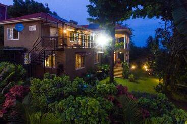 تختخواب و صبحانه Ewange   A Casa Mia