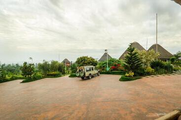 هتل Emburara Farm Lodge