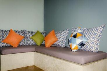 هتل Emburara Farm Lodge