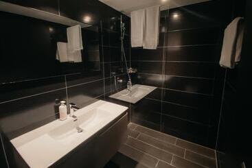 Iip Apartments
