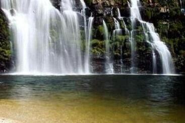 پانسیون Pousada Cachoeira Poço Encantado