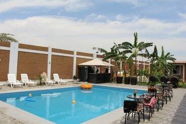 هتل Huacachina Desert House