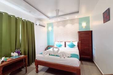 هتل Le Holiday Inn