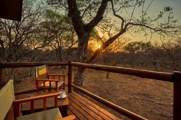 هتل Vuyani River Lodge