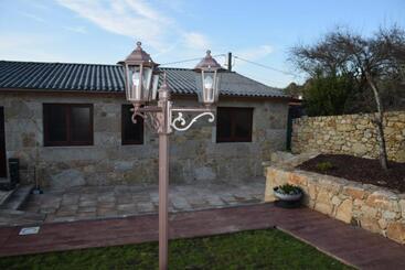 O Cabanel Albergue Bar