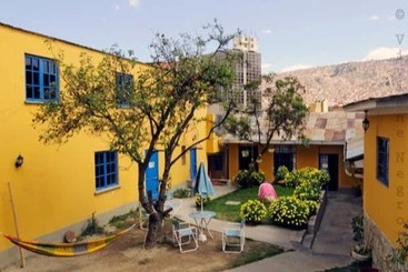 تختخواب و صبحانه Wooden Wasi Hostel